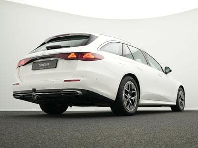 Mercedes E 200 T. Avantgarde Digital+AHK+360°+Memory (2023) - Photo 11