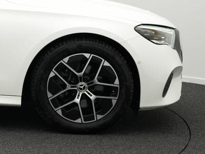 Mercedes E 200 T. Avantgarde Digital+AHK+360°+Memory (2023) - Photo 8