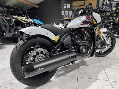 Indian 101 Scout Classic Ltd + Tech White  Metallic  w/ graphics (2026) - Photo 3