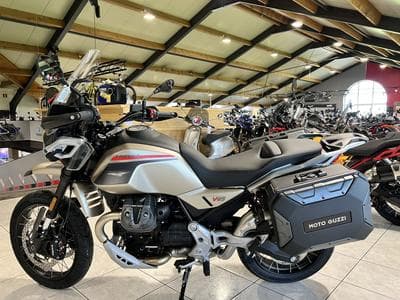 Moto Guzzi V85 TT TRAVEL (2026) - Photo 4