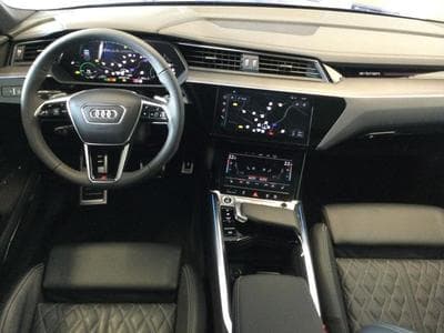 Audi Q8 Sportback e-tron s-line (2025) - Foto 8