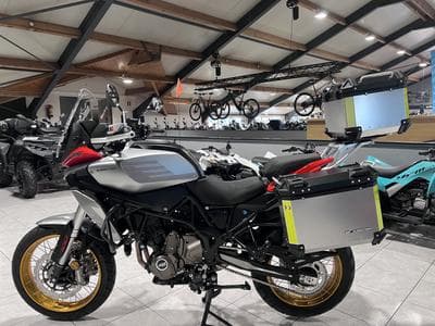 QJmotor SRT 700 SX TOURING (2026) - Photo 4