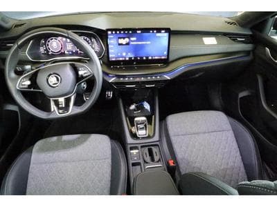Skoda Octavia Sportline (2024) - Photo 2