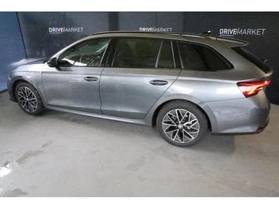 Skoda Octavia Sportline (2024) - Photo 9
