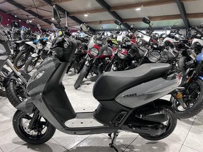 Peugeot Kisbee CL B  45 km/h Meteor Grey (2026) - Photo 4