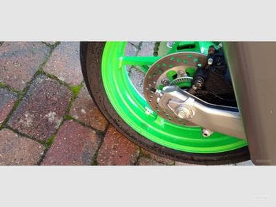 Kawasaki ZX4R 40th Anniversary (2024) - Photo 10