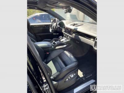 Porsche Cayenne Turbo Sport (2020) - Photo 3