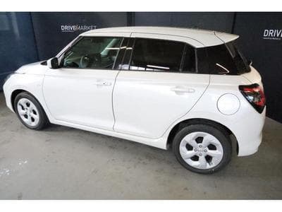 Suzuki Swift GL+ (2025) - Photo 3