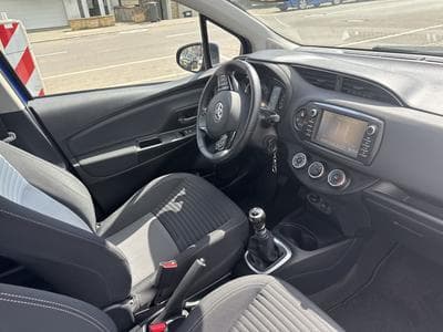 Toyota Yaris 1.5 TEAM 112CV (2018) - Photo 7