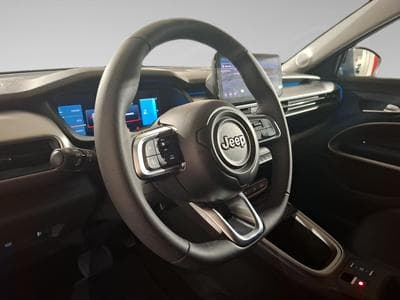 Jeep Avenger SUMMIT (2023) - Foto 3