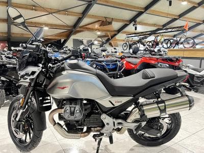 Moto Guzzi V85 TT  Strada (2026) - Photo 4