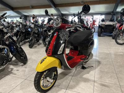 Vespa Primavera Mickey Mouse Edition (2026) - Photo 2