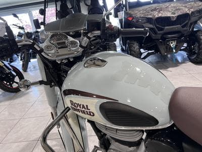 Royal Enfield Classic 350 (2022) - Photo 6