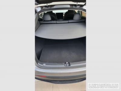 Tesla Model Y (2024) - Photo 3