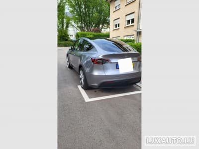 Tesla Model Y (2024) - Photo 6