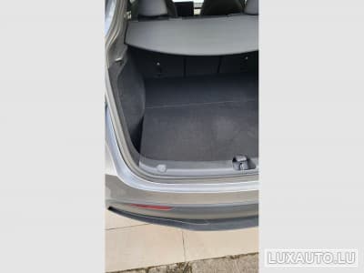 Tesla Model Y (2024) - Photo 7