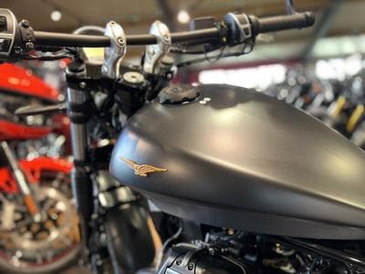 Moto Guzzi V9 Bobber Special Edition (2025) - Photo 5