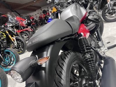 Moto Guzzi V7 CORSA (2026) - Photo 5