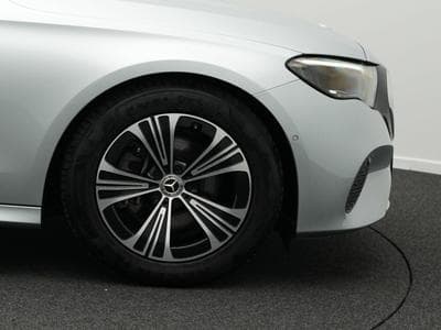 Mercedes E 220 d Avantgarde LED+Distr+Kamera+Ambi (2023) - Photo 8