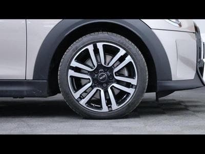 MINI Cooper Experience 2.0 178 Steptronic (2023) - Photo 10