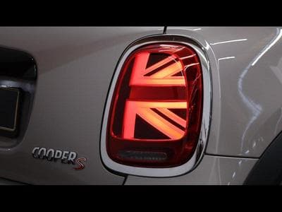 MINI Cooper Experience 2.0 178 Steptronic (2023) - Photo 8