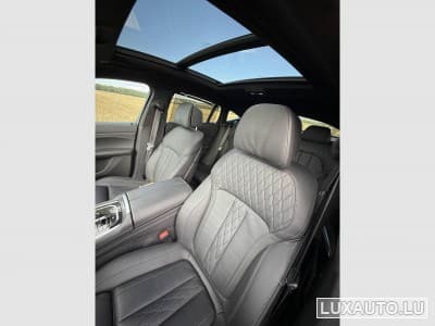BMW X6M 60i (2023) - Photo 9