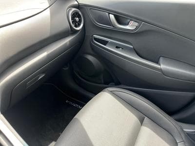 Hyundai Kona SKY EV 64 KWh (2023) - Foto 8