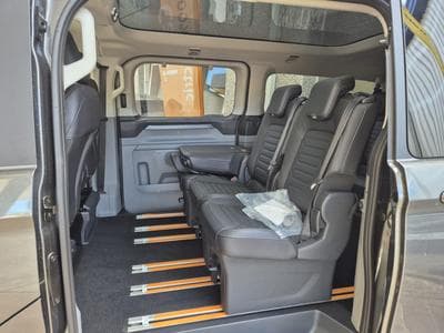 Ford Tourneo Titanium 2.0 Ecoblue 170cv Aut. L2 (2026) - Photo 5