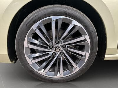 Skoda Superb L&K+DSG+Stand.H+AHK+LM19 (2025) - Foto 8