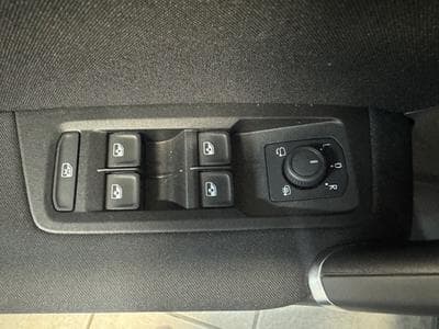 VW Touran VOLKSWAGEN TOURAN EN STOCK COMFORTLINE LED DSG ERGO SITZE SI (2024) - Foto 15