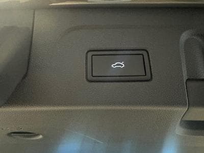 VW Touran VOLKSWAGEN TOURAN EN STOCK COMFORTLINE LED DSG ERGO SITZE SI (2024) - Foto 9