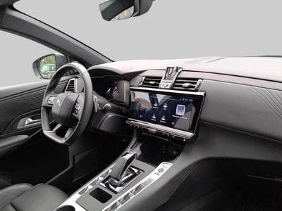 DS Automobiles DS7 E-Tense 300 Opera (2023) - Photo 9