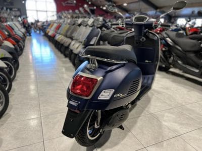 Vespa GTS 300 (2024) - Photo 3
