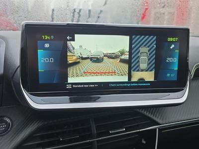 PEUGEOT 2008 e-2008 136ch GT (2023) - Foto 7