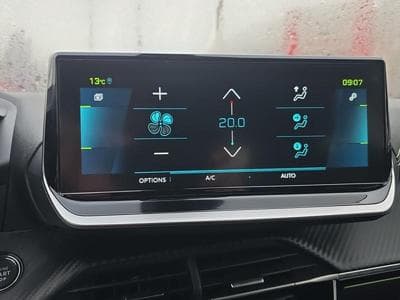 PEUGEOT 2008 e-2008 136ch GT (2023) - Foto 8