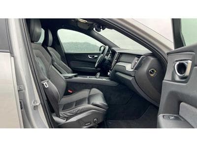 Volvo XC60 Plus Dark (2022) - Photo 10