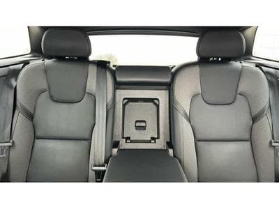 Volvo XC60 Plus Dark (2022) - Photo 15