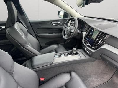 Volvo XC60 B4 Plus Dark / Diesel (2023) - Foto 15