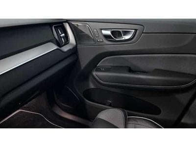 Volvo XC60 R-Design (2020) - Photo 14