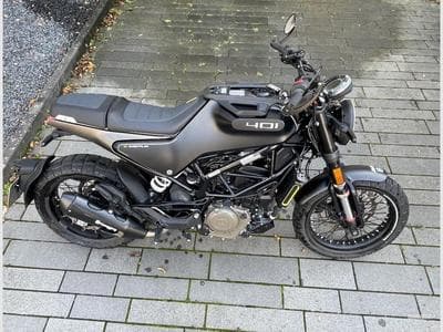 Husqvarna 401 Svartpilen (2022) - Foto 1