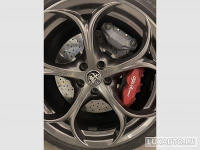 Alfa-Romeo Giulia 2.9 bi turbo 510cv Quadrifoglio (2018) - Foto 8