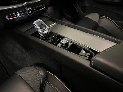 Volvo XC60 Plus Dark (2022) - Photo 5