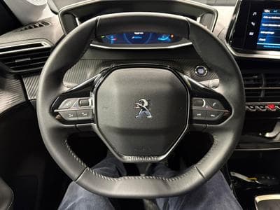 Peugeot 208 1.2 Allure 100cv Camera / Régulateur / Sièges chauffants (2023) - Foto 11