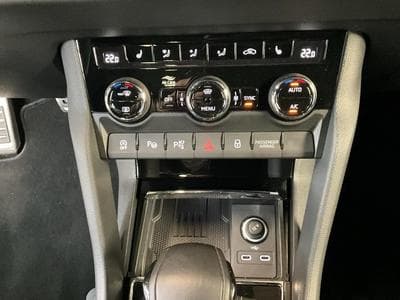 Skoda Karoq Sportline+DSG+P.Perf+AHK+Pano (2024) - Foto 13