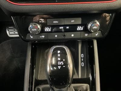 Skoda Kamiq Monte-Carlo+DSG+Navi+RearView (2024) - Foto 12