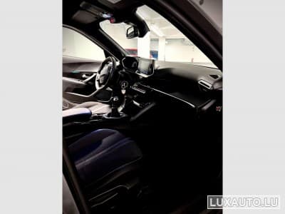 Peugeot 2008 Allure (2023) - Photo 6