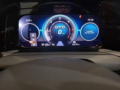 VW Golf 2.0 VIII GTD (2023) - Photo 2