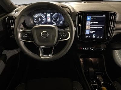 Volvo XC40 1.5 T5 Plus Dark PHEV 262 PS (2023) - Photo 3