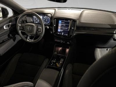 Volvo XC40 1.5 T5 Plus Dark PHEV 262 PS (2023) - Photo 4