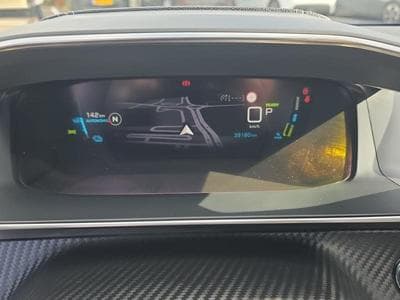 PEUGEOT 2008 e-2008 136ch GT (2022) - Foto 2